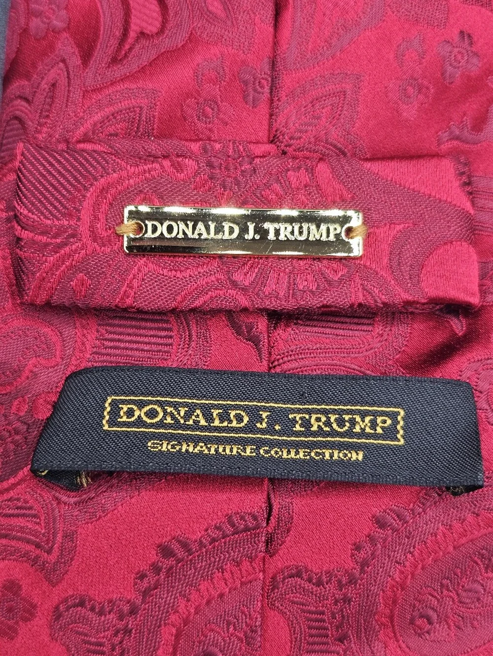 Donald J. Trump Signature Collection Men's Red Silk Paisley Necktie Luxury Tie